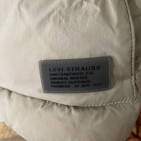 Puffer jacket levis ( size L) - Picture 3 of 9